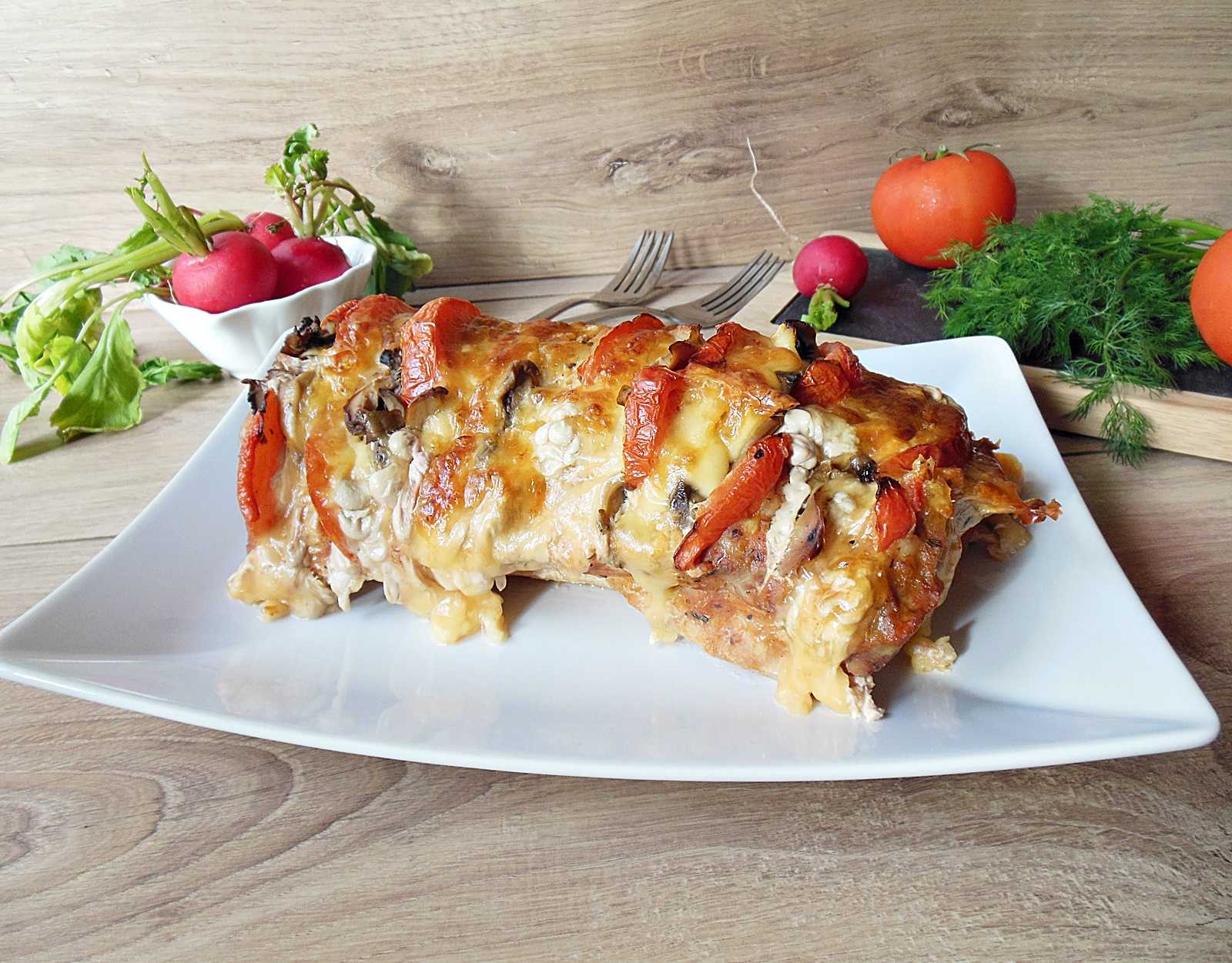 Свинина в духовке — 7 вкусных рецептов сочной и мягкой свинины