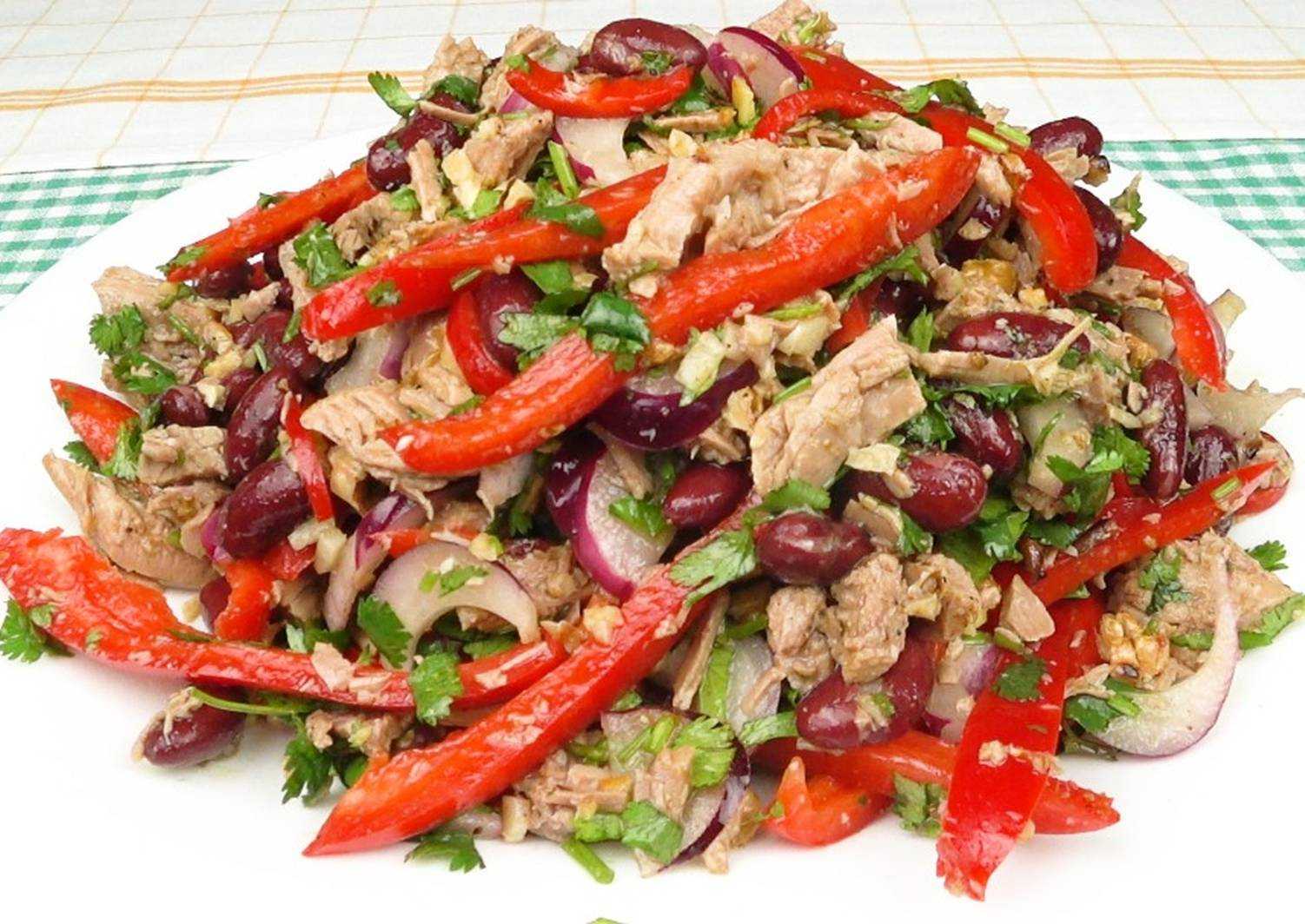 Салат со свининой