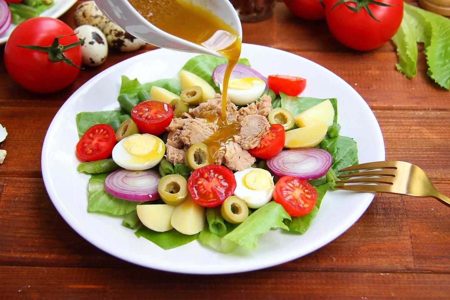Салат нисуаз – калейдоскоп средиземноморских вкусов: рецепт с фото и видео