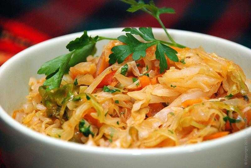 6 рецептов тушеной капусты с курицей