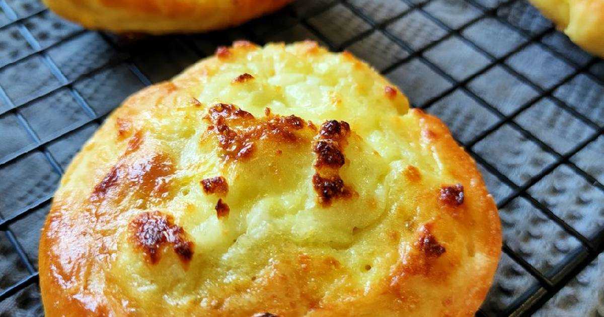 Ватрушки с картошкой из дрожжевого теста - пошаговый рецепт