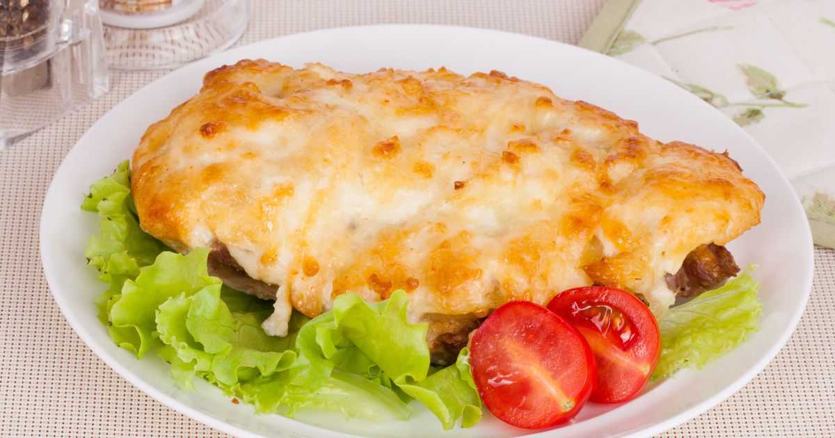 Свинина по-французски с картошкой и грибами в мультиварке