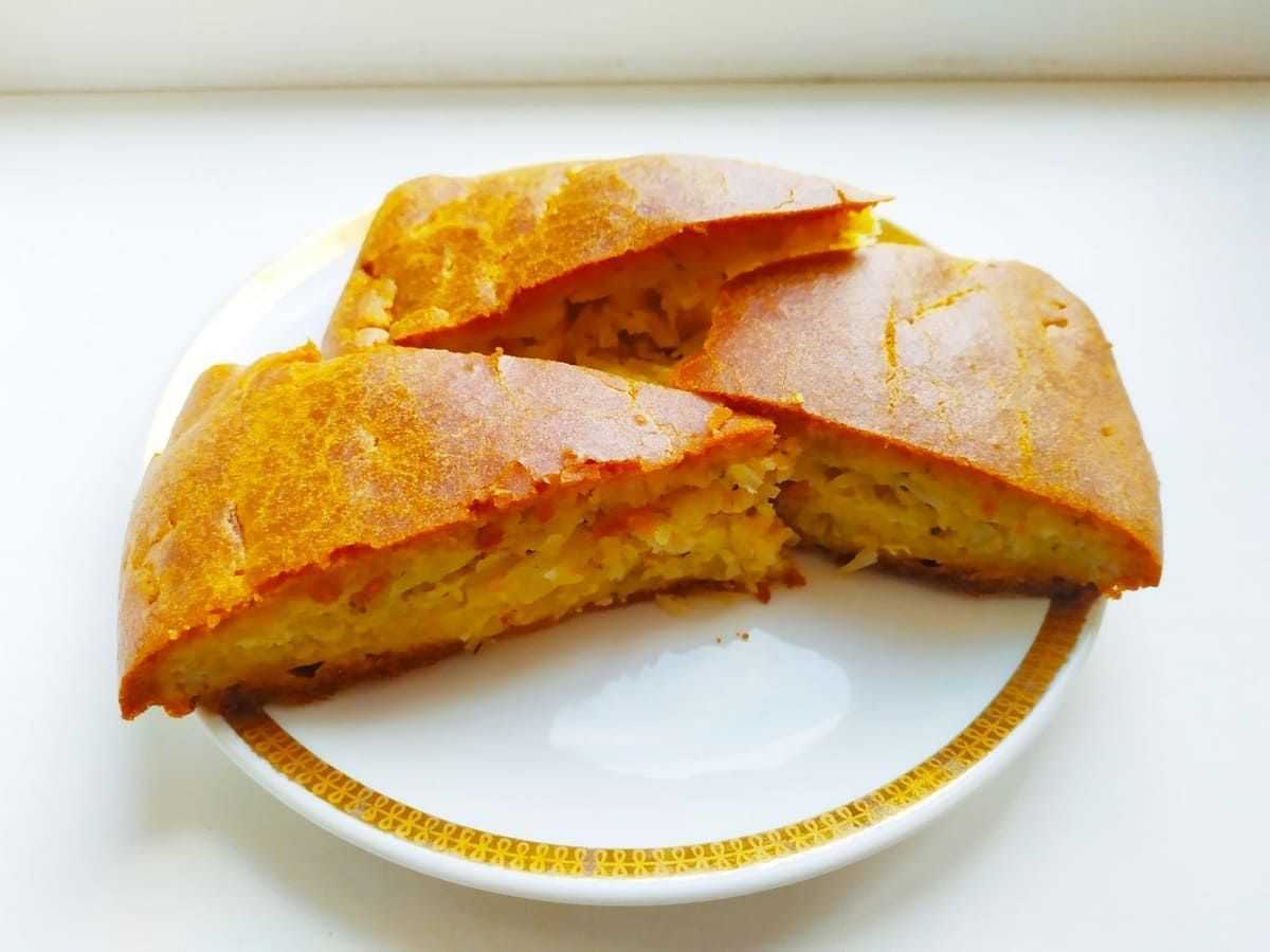 Заливной пирог с капустой на кефире - рецепт с фото
