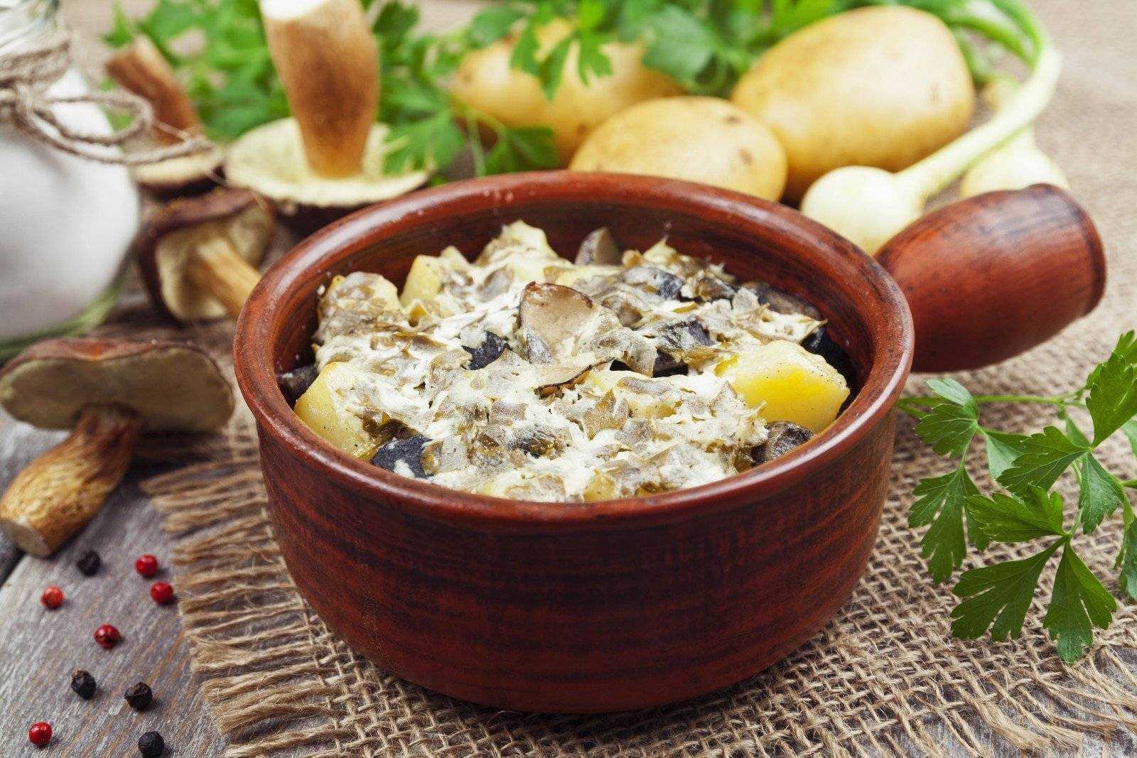 Как приготовить картофель, запеченный с грибами в духовке