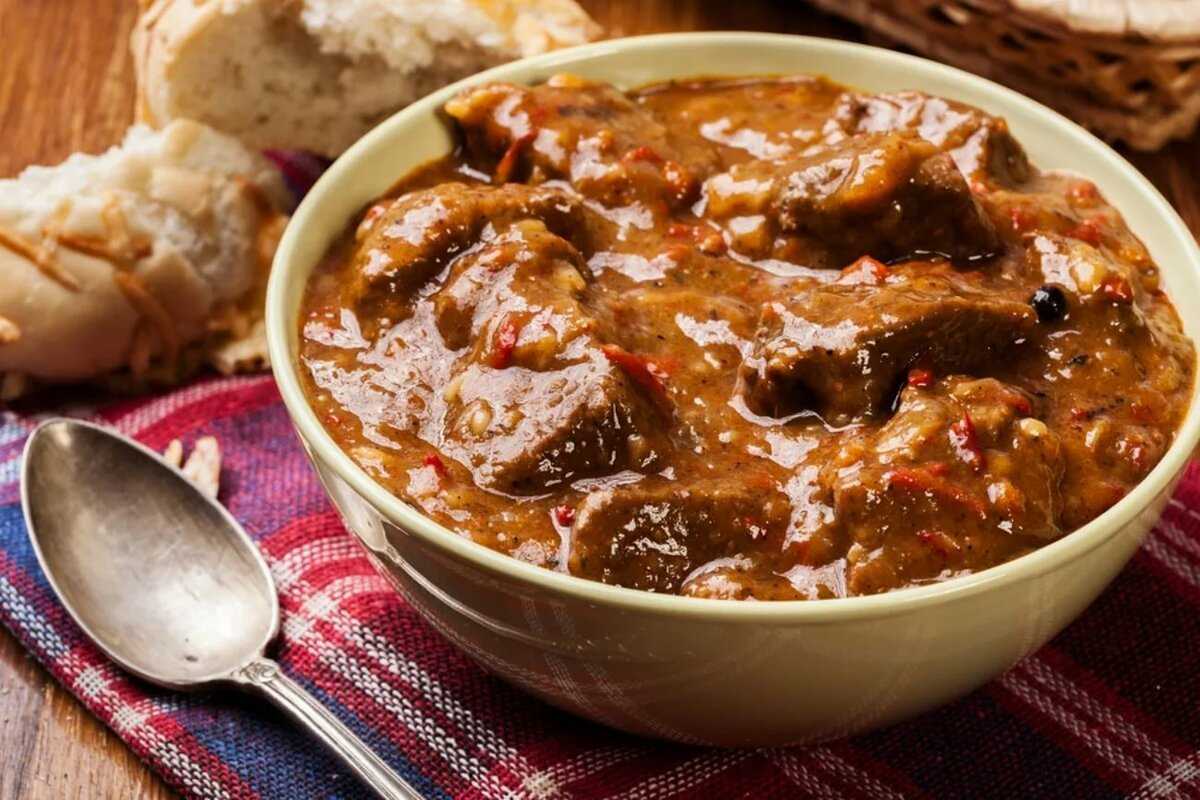 Мясо в томатном соусе на сковороде. рецепт с фото пошагово