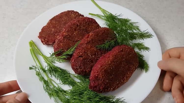 Как приготовить свекольные котлеты в домашних условиях