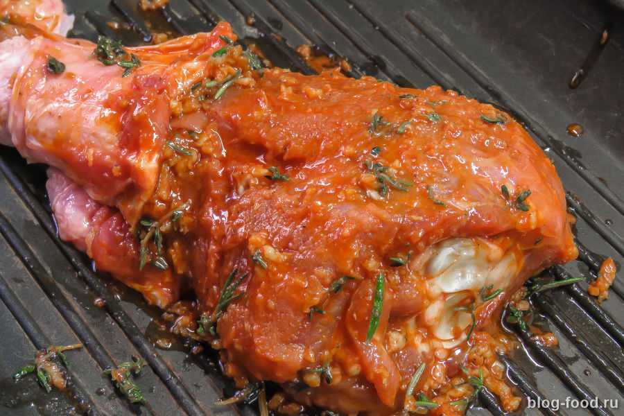 Свинина в духовке — 7 вкусных рецептов сочной и мягкой свинины