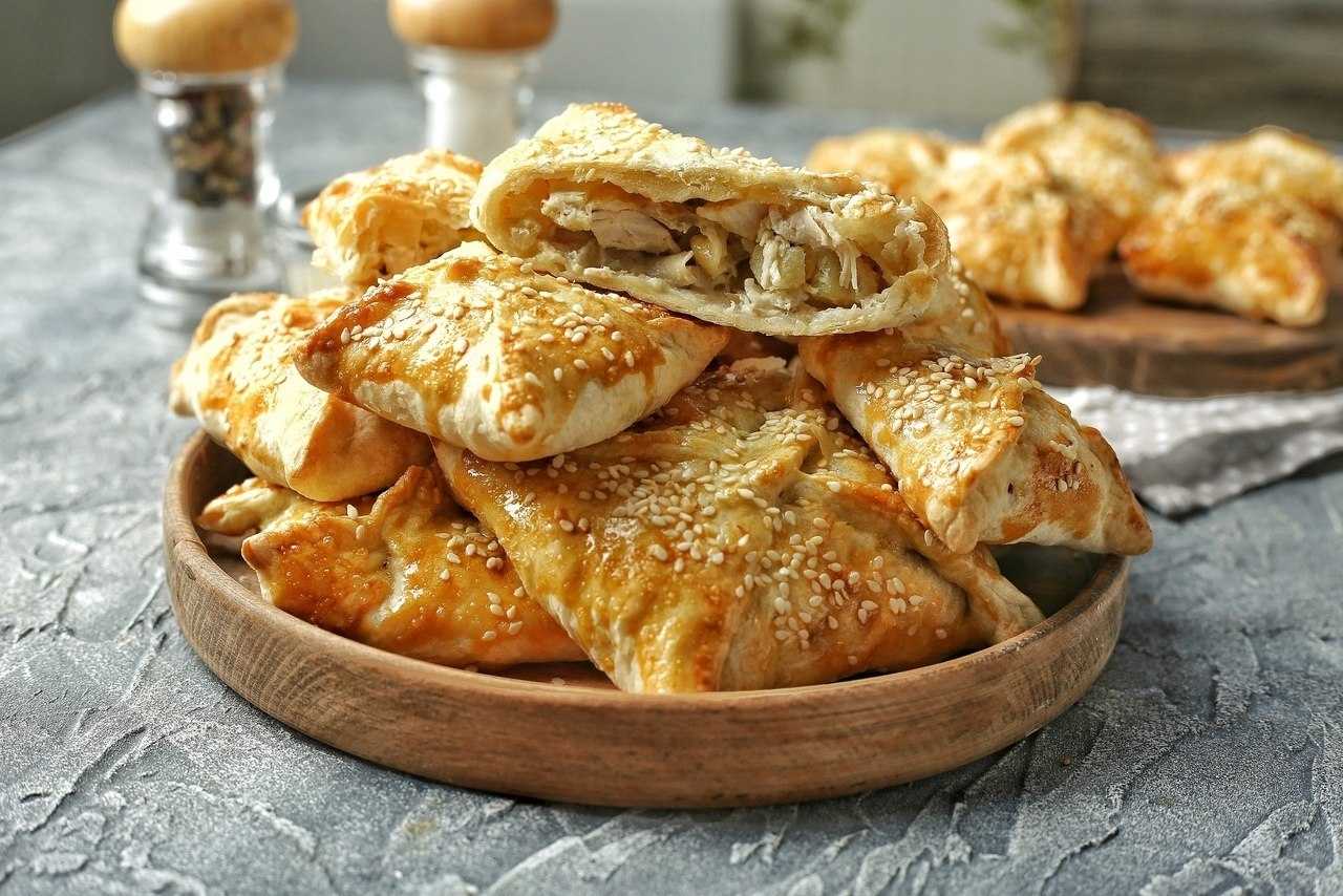 Самса с курицей из слоеного теста рецепт с фото пошагово и видео - 1000.menu