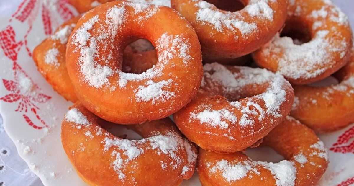 Калачи - легкий и вкусный завтрак или просто перекус, когда хочется чего-нибудь сладенького к стаканчику молока или к чашечке кофе Из одной пачки творога их получится достаточно много Смотрите