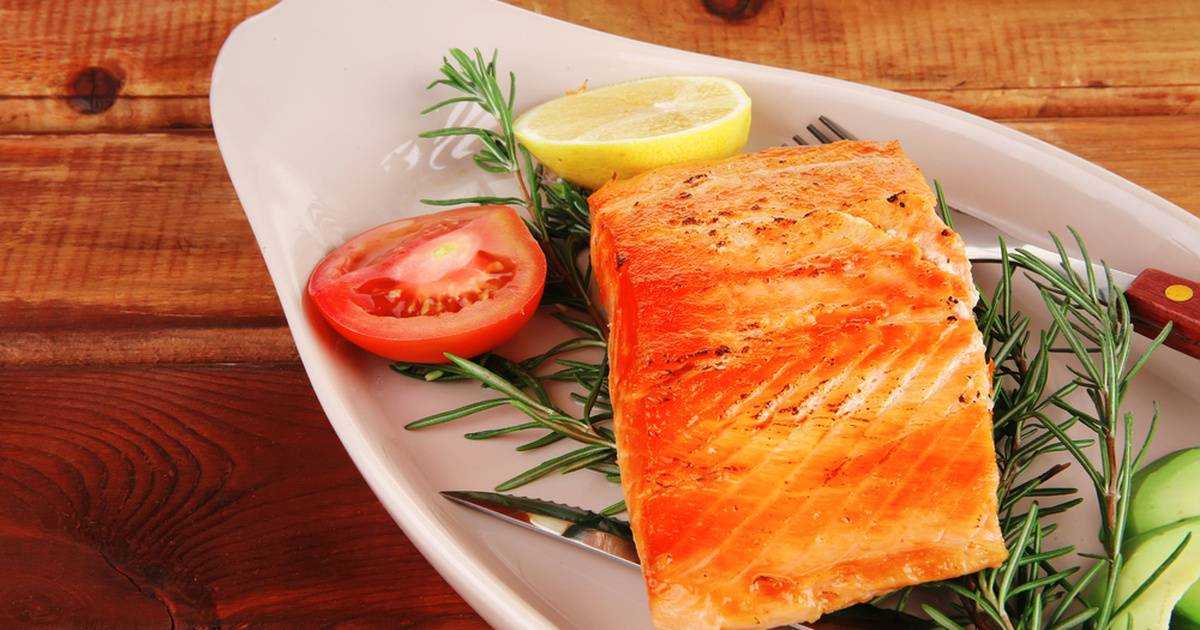 Как приготовить лосось в духовке сочной, вкусно