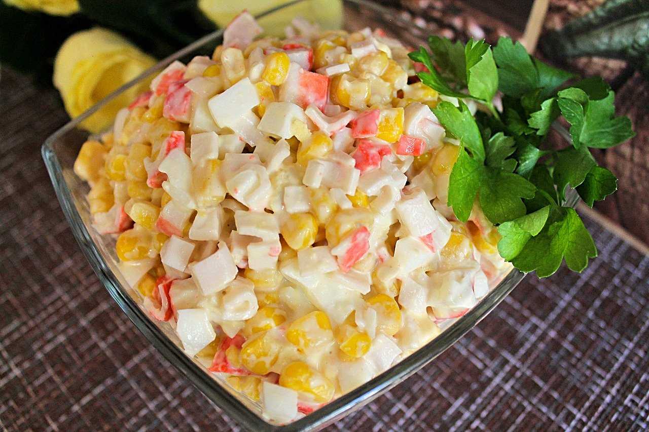 Салаты с чипсами - простые и вкусные пошаговые рецепты