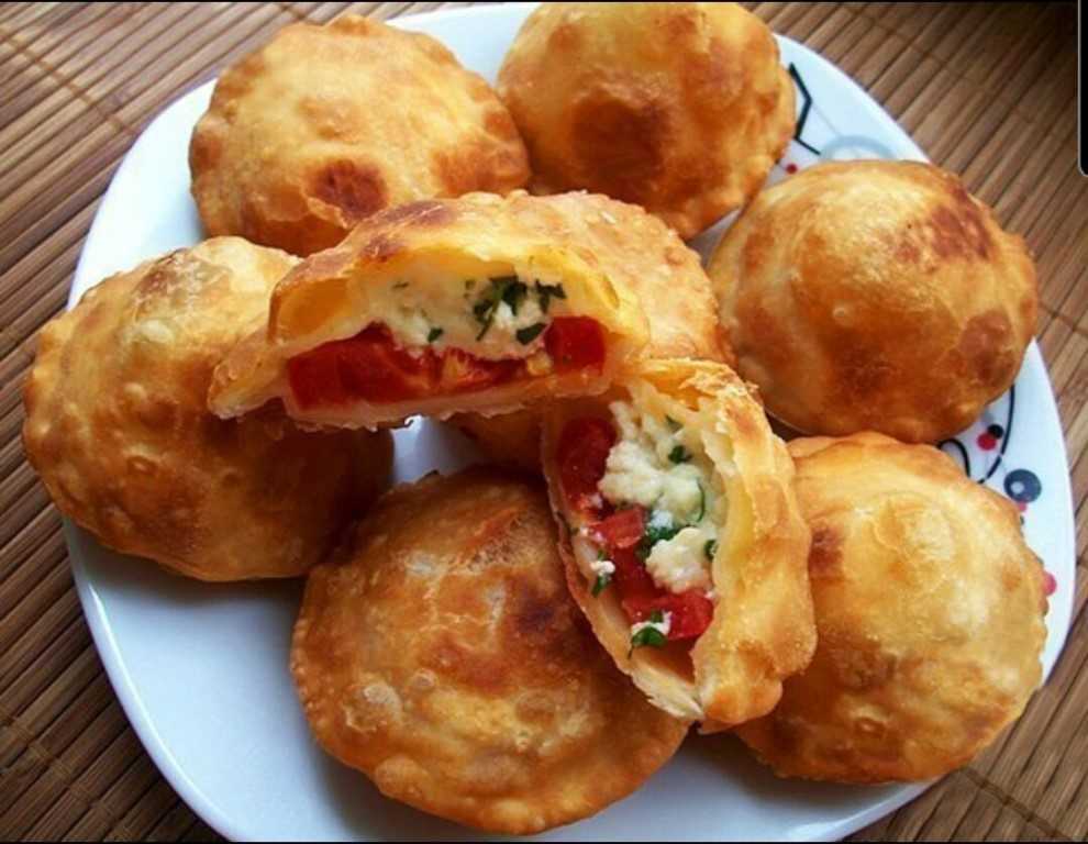 Пирожки с солеными огурцами — 7 рецептов с фото