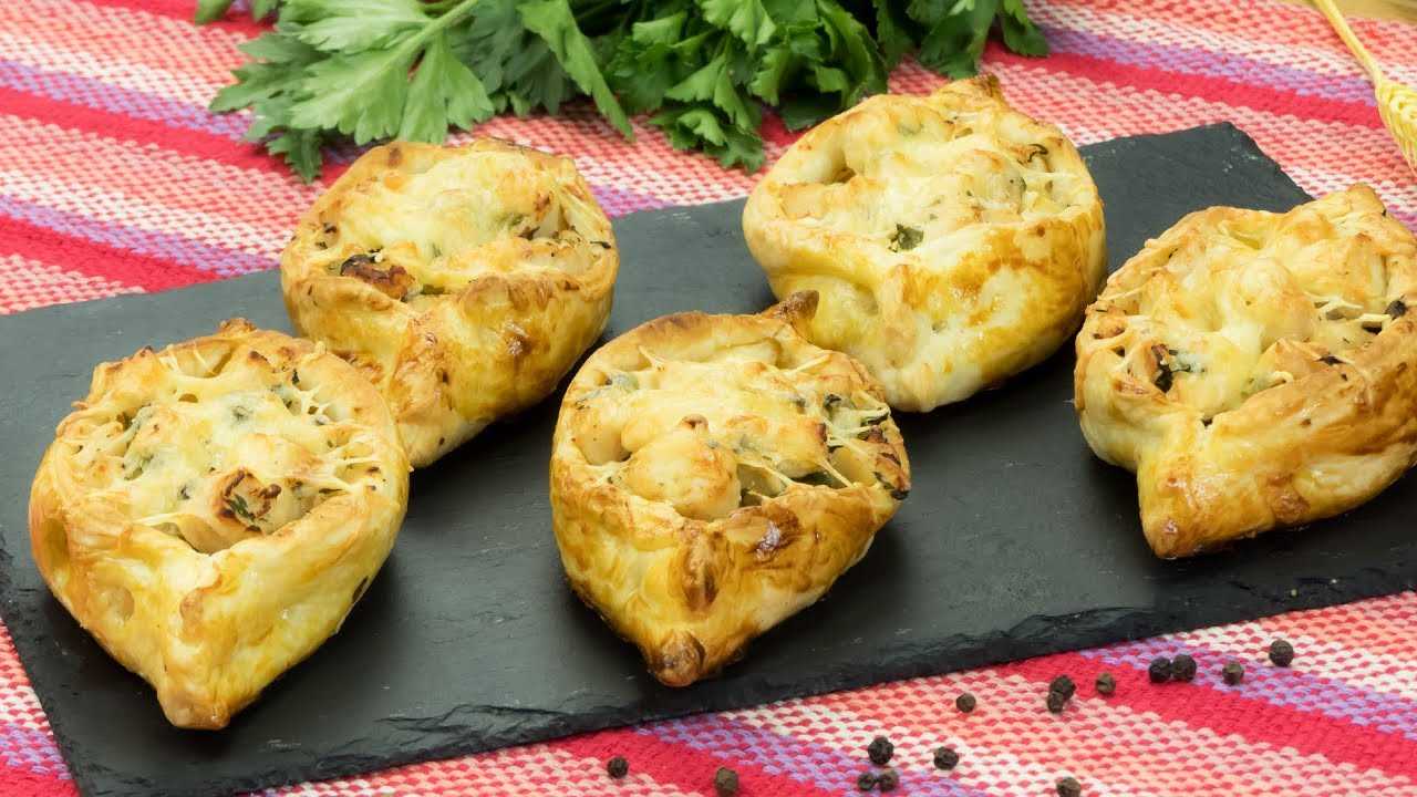 Пироги сладкие из слоеного теста
