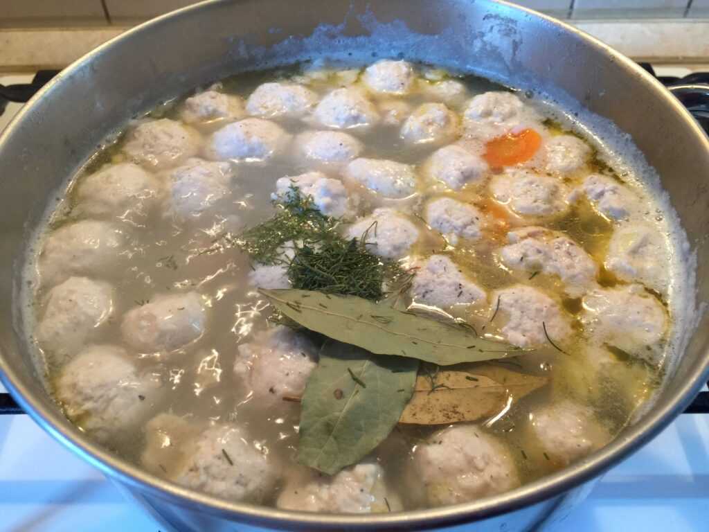 Как приготовить самый вкусный суп с фрикадельками из фарша: 10 классических рецептов пошагово с фото