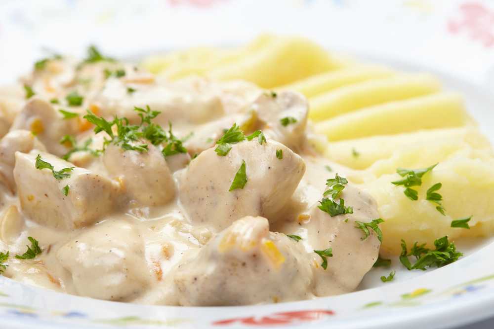 Картофельная запеканка с курицей в духовке со сливками
