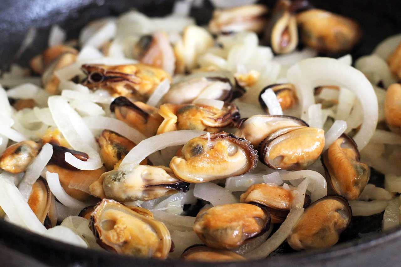 Готовим вкуснейшую пасту с мидиями в сливочно-чесночном соусе