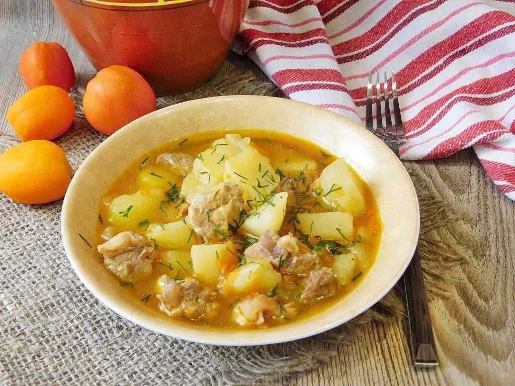 Картошка в духовке с мясом и сыром: 5 вкусных рецептов