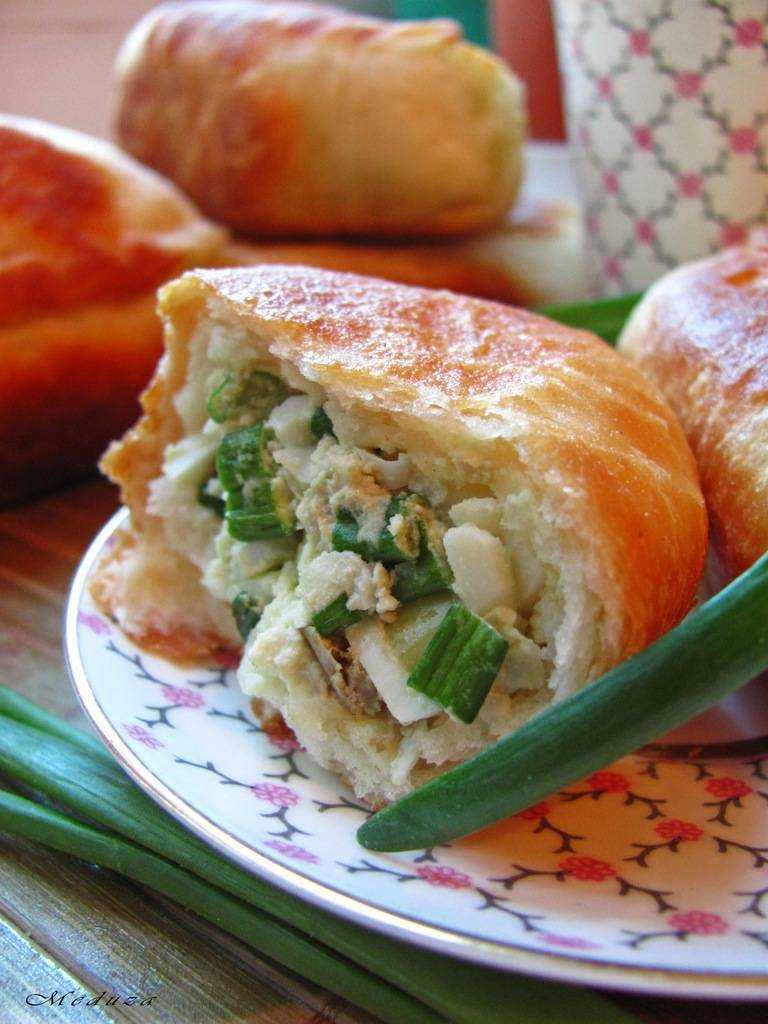 Как приготовить вкусные пирожки с рисом и яйцом по рецепту с фото
