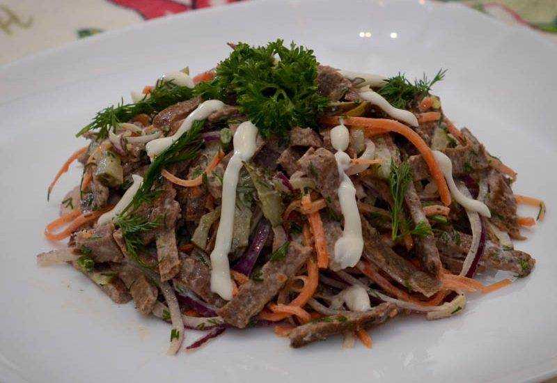 Салат с корейской морковью и куриной печенью - кушаем вкусно