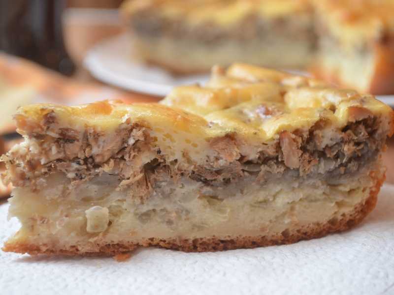 Пирог с сайрой и картошкой в духовке