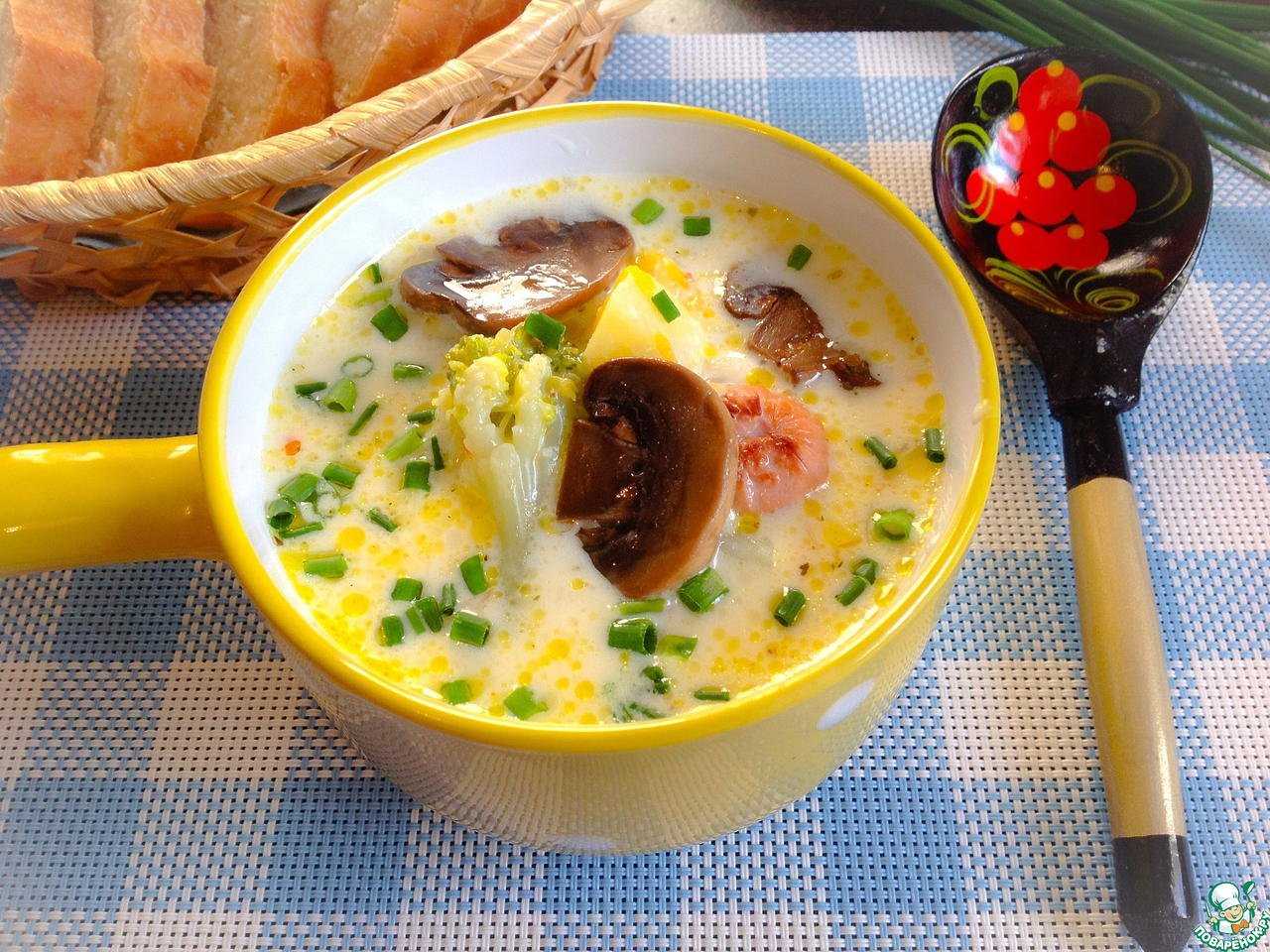 Сырный суп с плавленным сыром и грибами шампиньонами