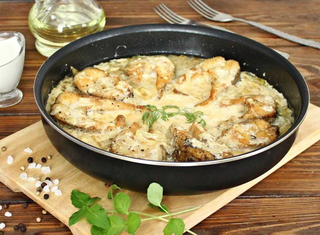 Минтай в духовке — 6 самых вкусных рецептов
