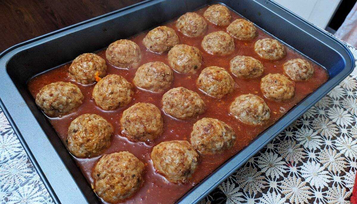 Котлеты в томатном соусе в духовке рецепт с фото пошагово и видео - 1000.menu