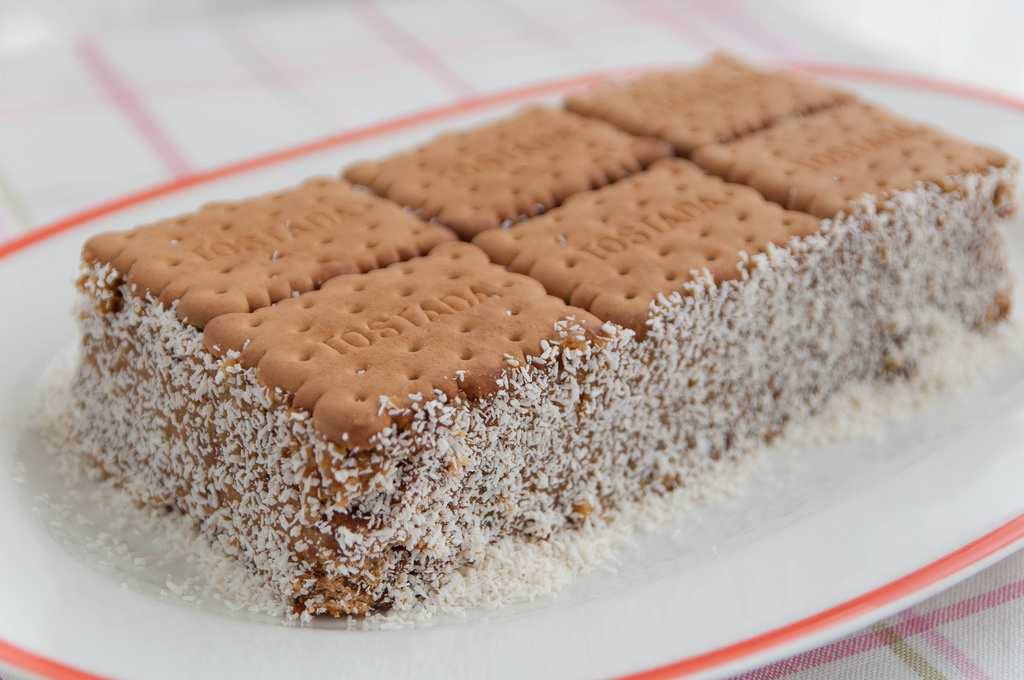 Торт шалаш из печенья и творога: быстрый и вкусный десерт
