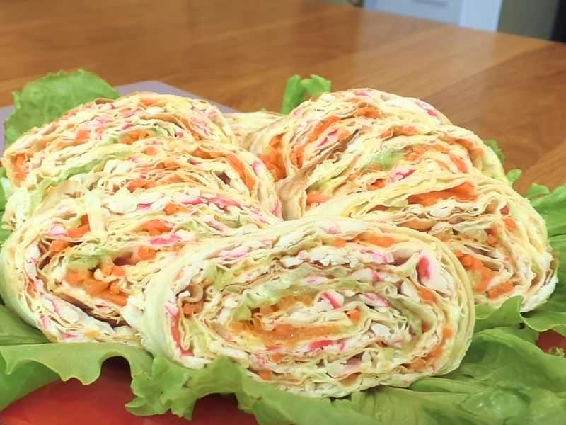 Морковный рулет с сырной начинкой