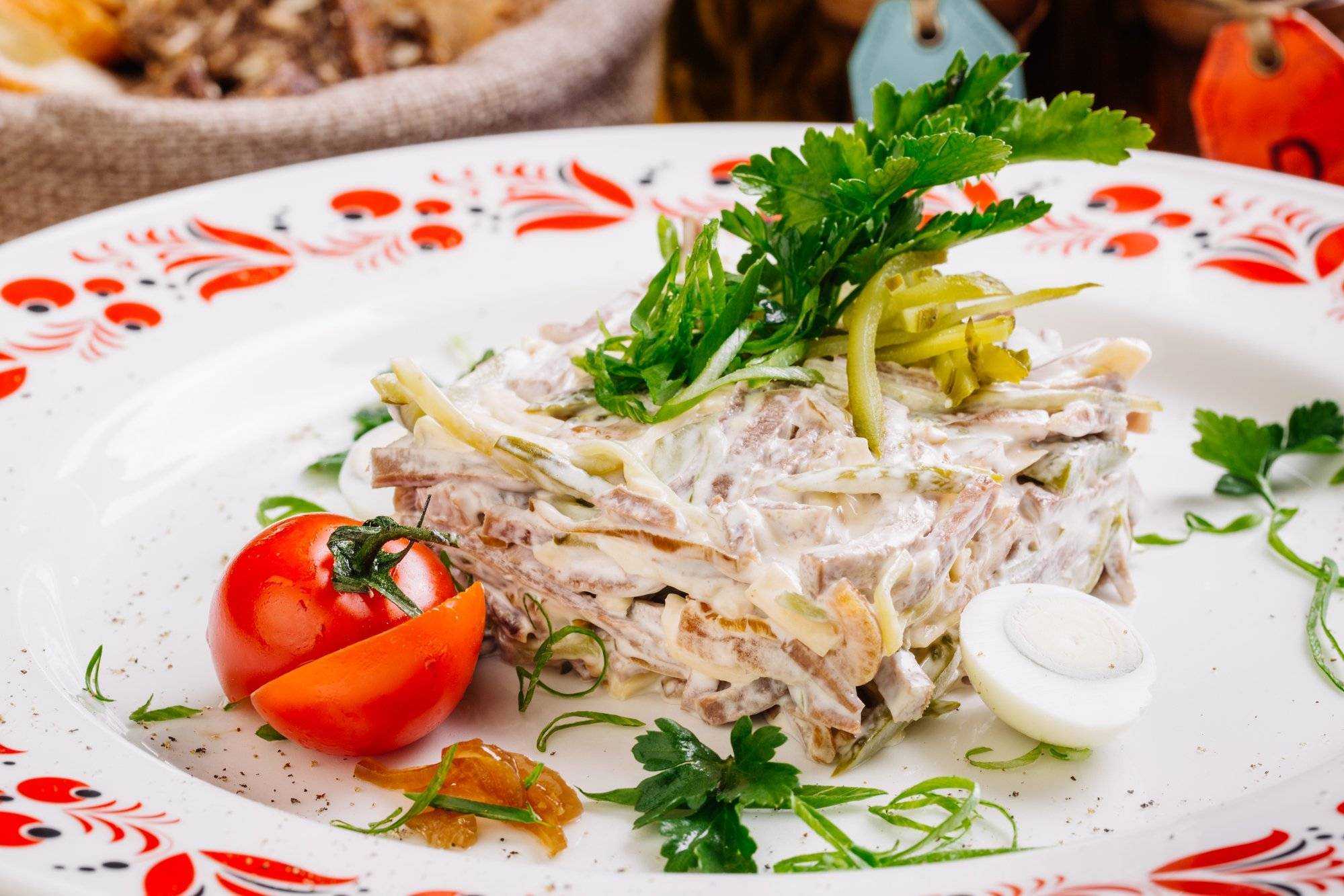 20 простых и очень вкусных салатов с говяжьим языком