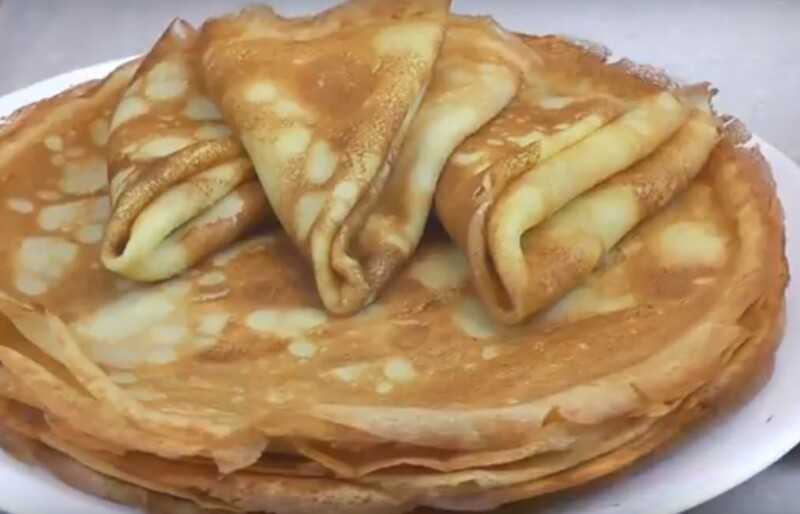 Заварные блины на молоке с дырочками