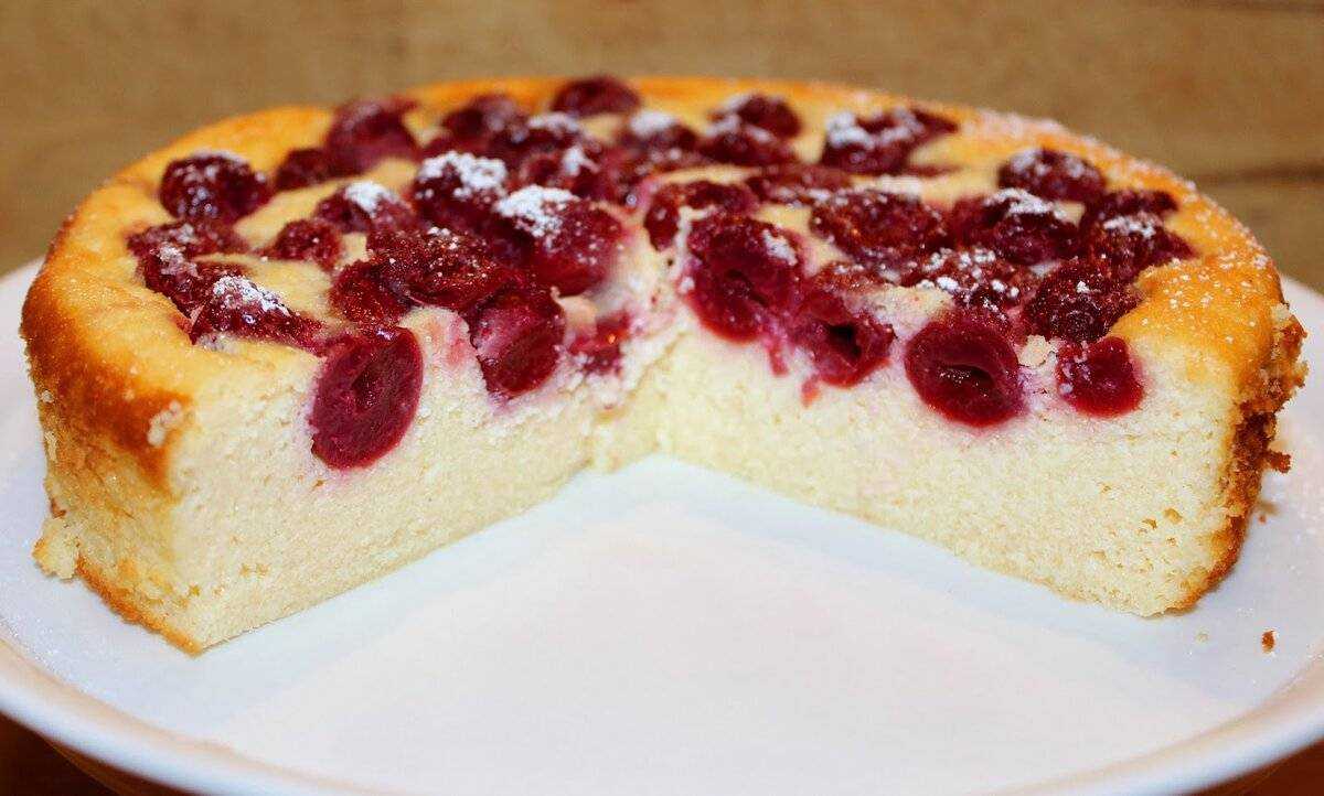 Песочный пирог с творогом и вишней, рецепт с фото, как приготовить