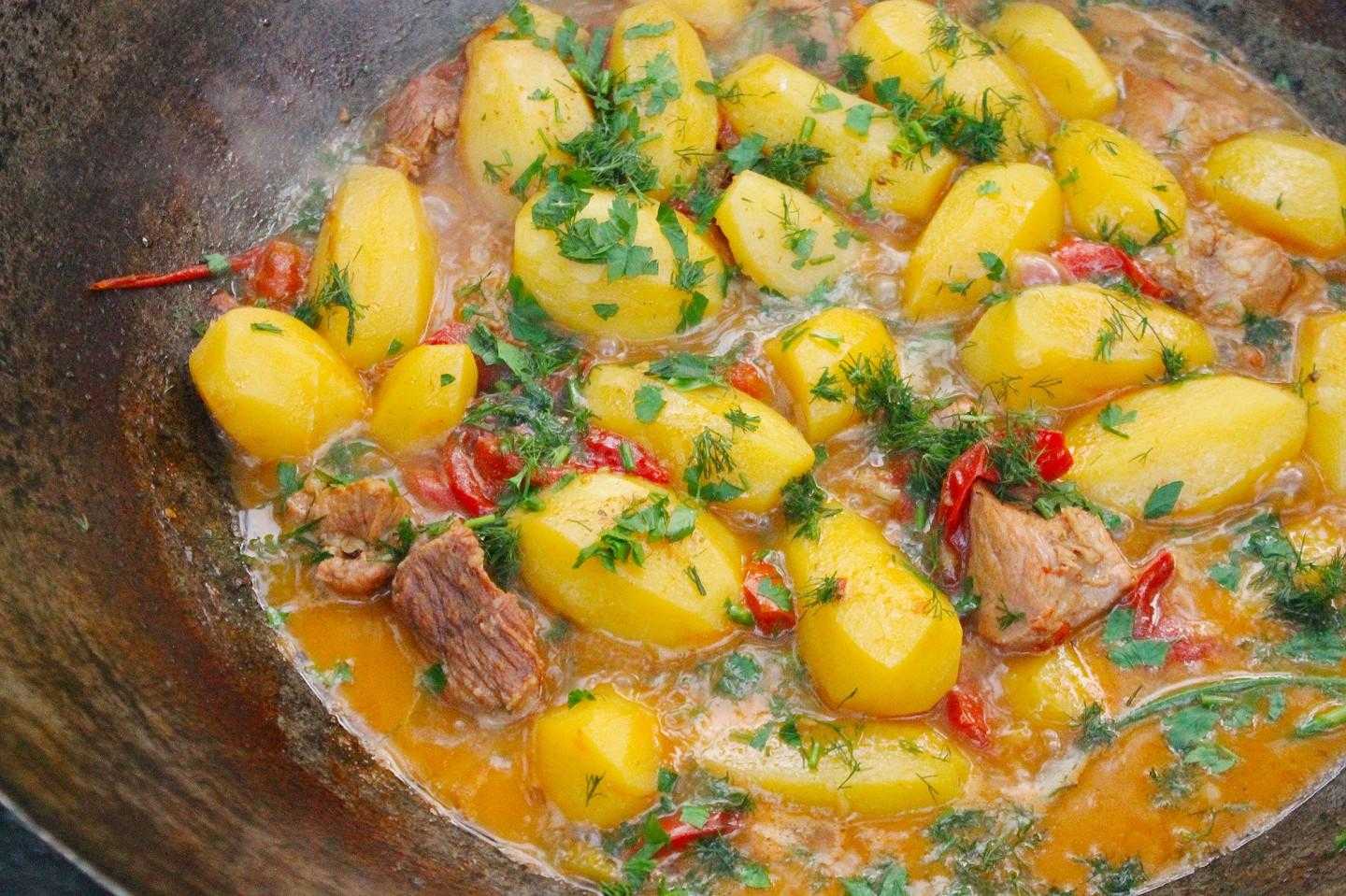 Картофель запеченный с мясом в духовке: простые и вкусные рецепты