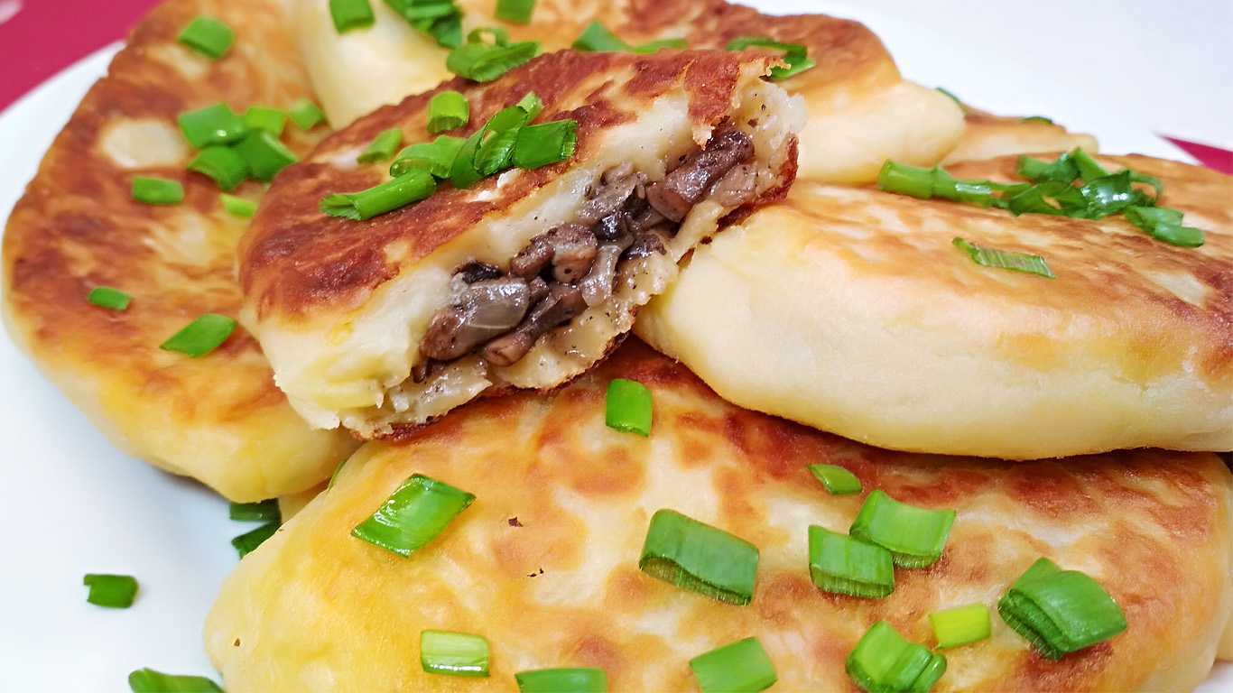 Картошка жареная с грибами и луком рецепт с фото пошагово и видео - 1000.menu