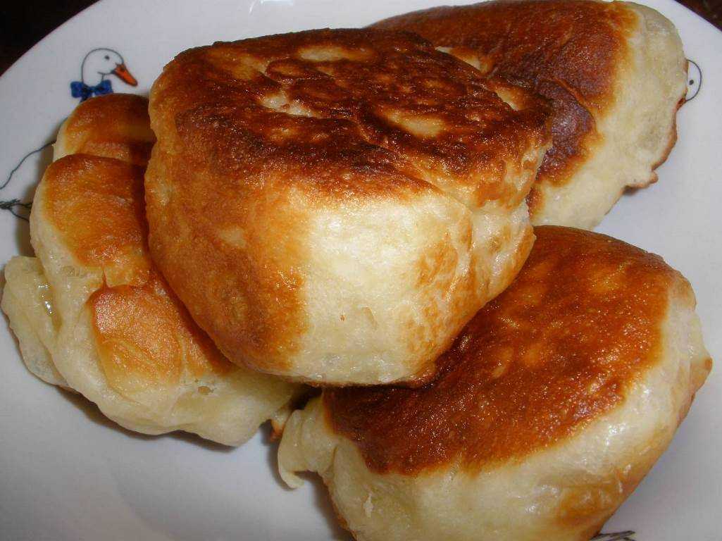 Оладьи на молоке и дрожжах: пышные, воздушные и очень вкусные