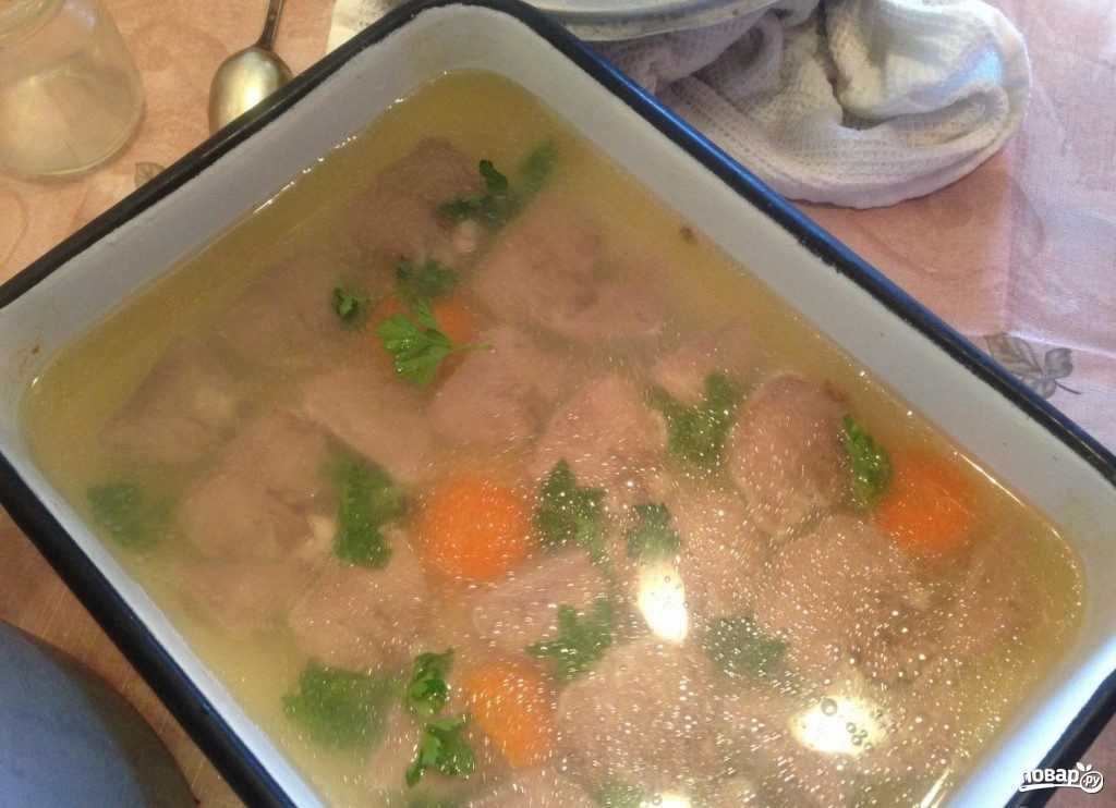 Заливное из свиного языка