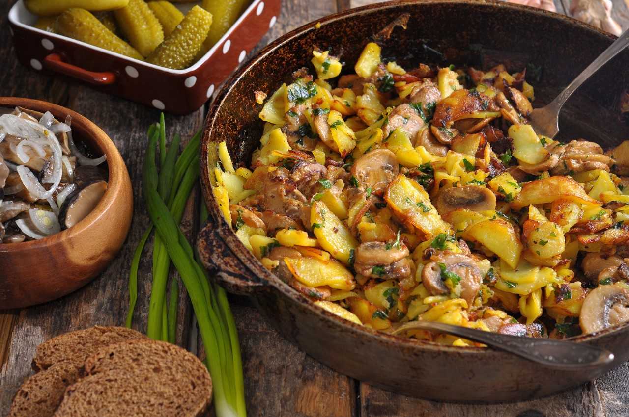 Жареная картошка. как пожарить картошку разными способами, секреты и рецепты вкусной жареной картошки | волшебная eда.ру