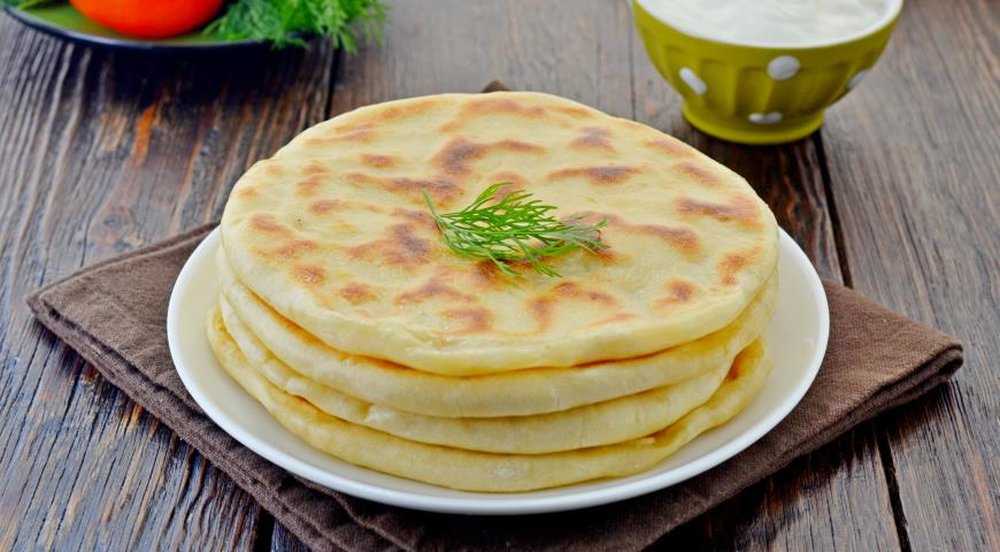 Лепёшки с сыром и зеленью на молоке на сковороде