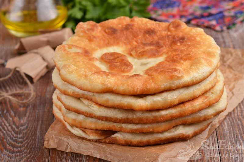 Лепешки на сковороде: 8 быстрых рецептов