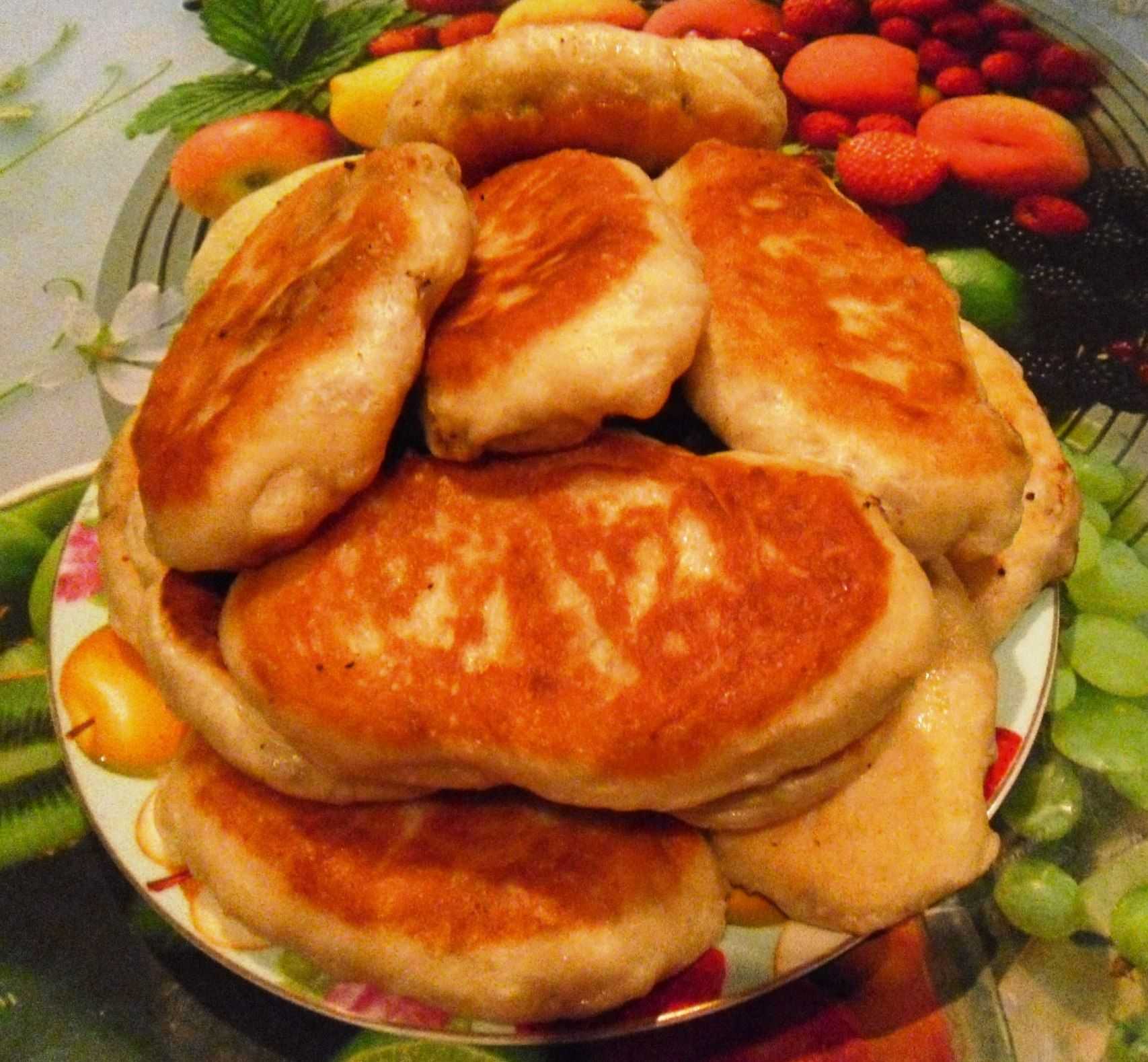 Жареные пирожки с картошкой на сковороде рецепт с фото