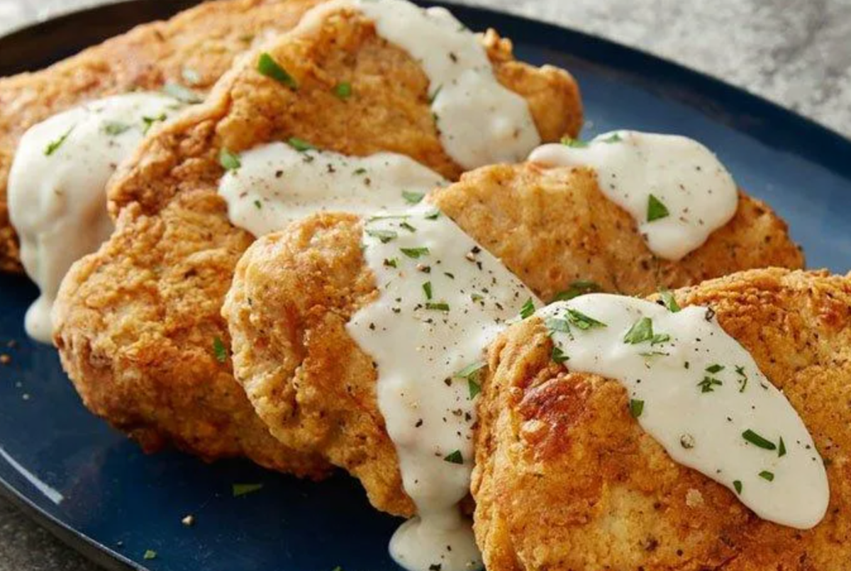 Сочные отбивные из куриной грудки в сухарях на сковороде
