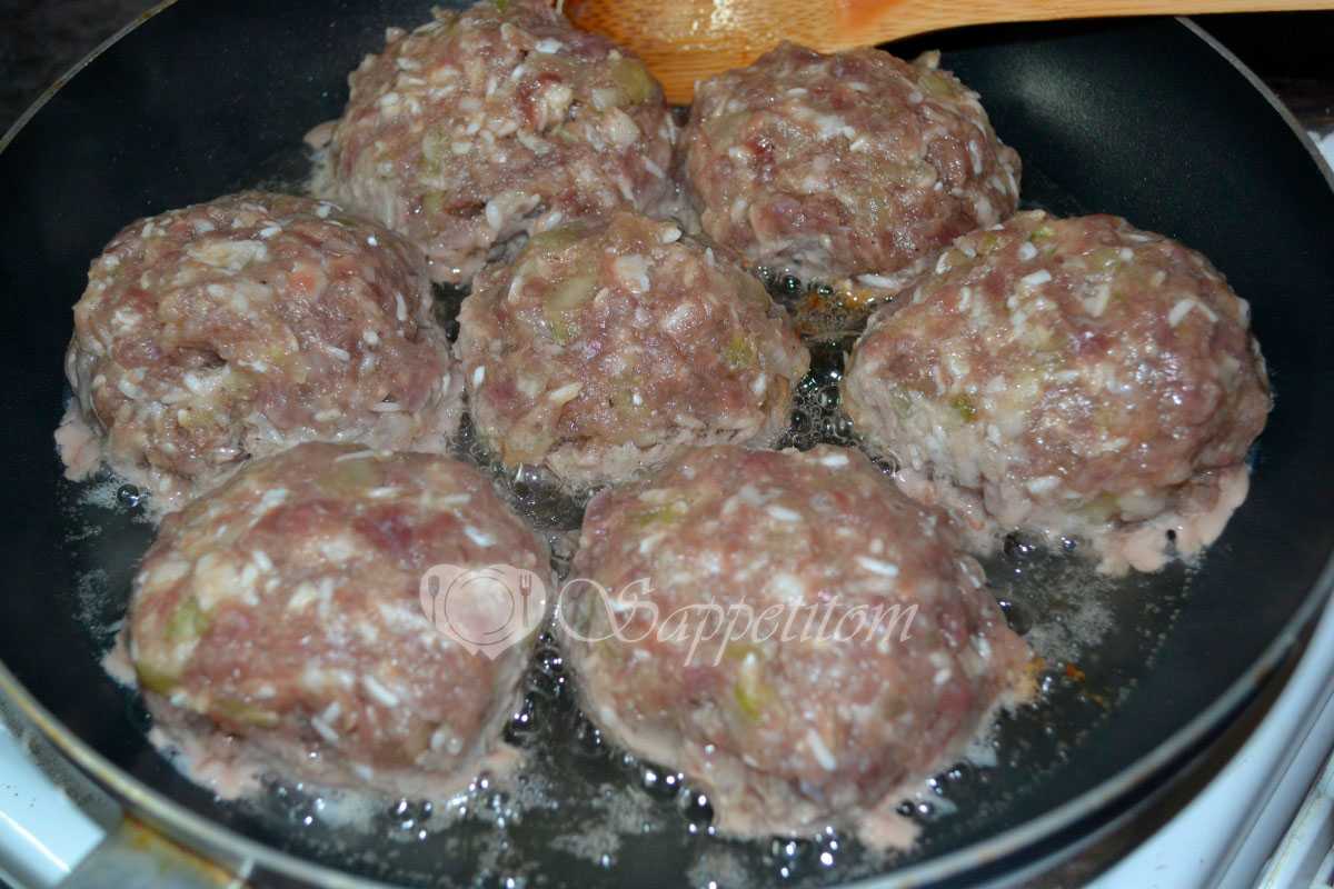 Очень вкусные и нежные тефтели из фарша с рисом