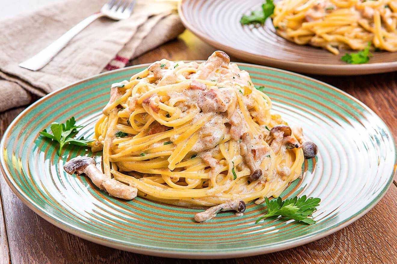 Паста с курицей в сливочном соусе - 11 рецептов приготовления пошагово - 1000.menu