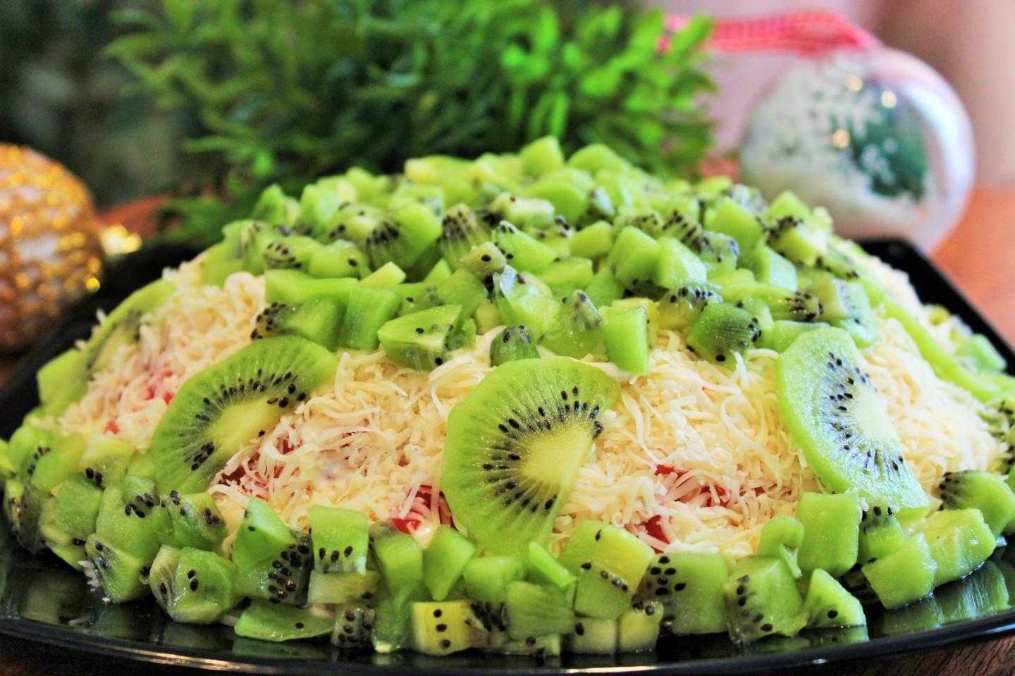 Салат с киви и курицей - 8 рецептов пошаговых с фото