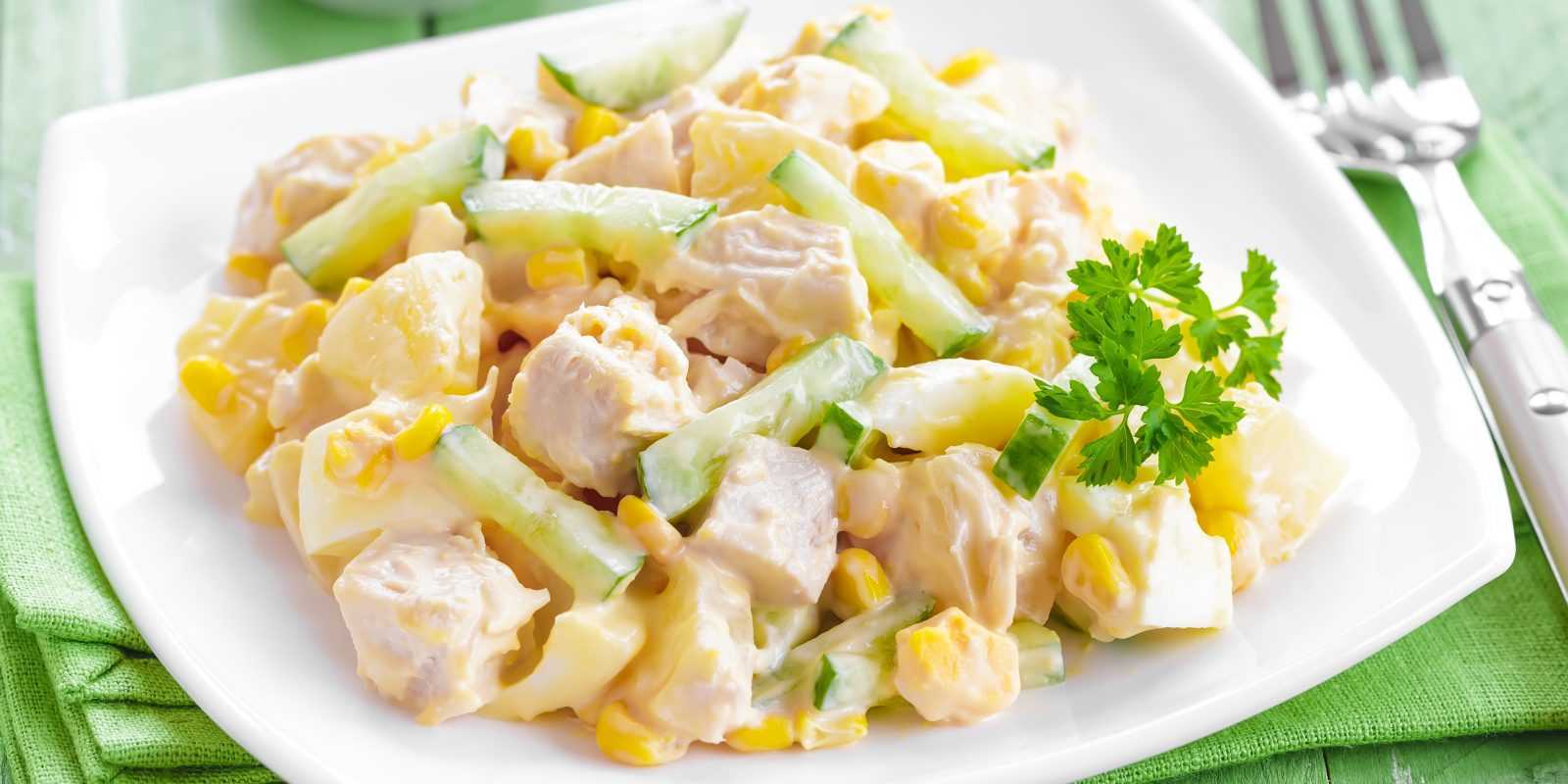 Салат с ананасом — 13 простых и вкусных рецептов