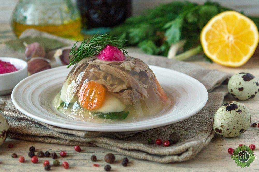 Как сварить вкусный холодец из свиных ножек и курицы