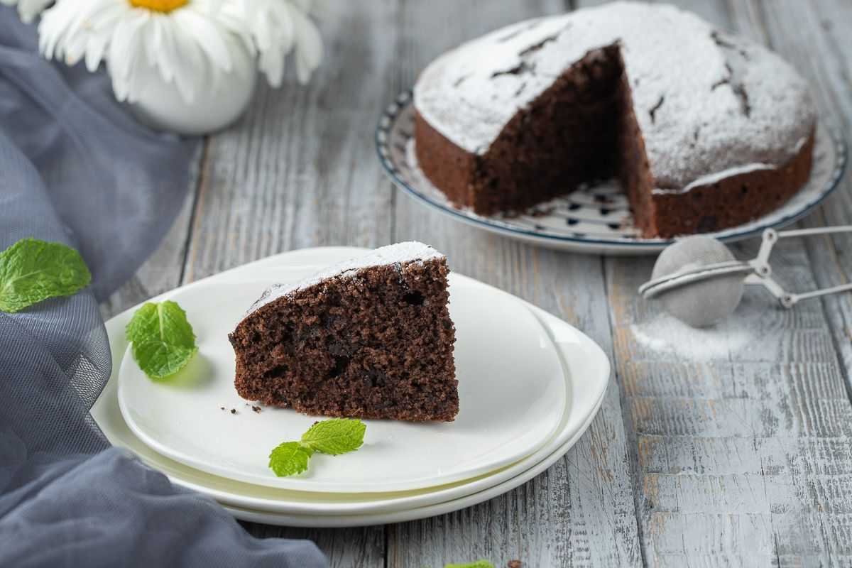 Манник на кефире: 12 простых и вкусных рецептов