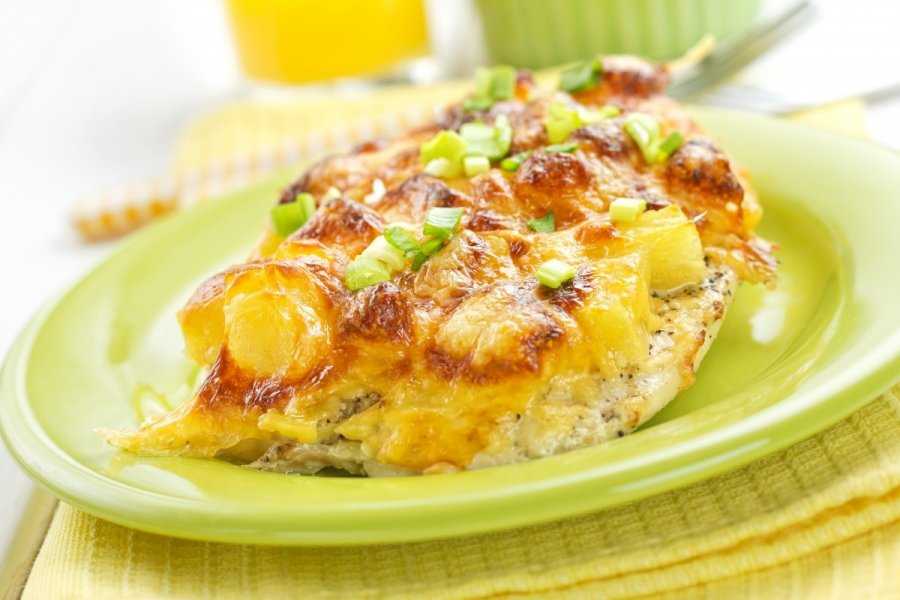 Мясо по-французски с ананасом в духовке, рецепт