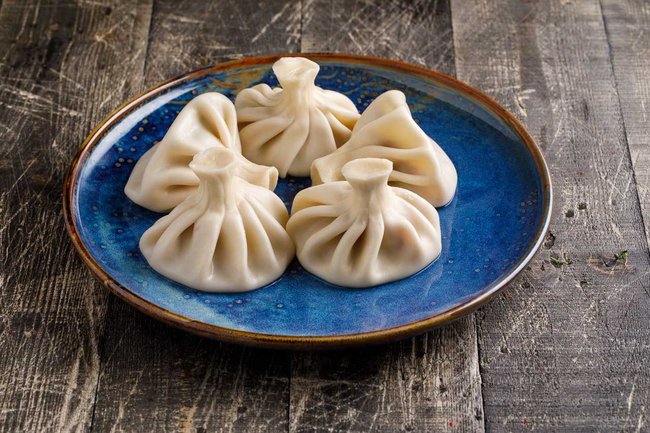 Грузинские хинкали с сыром и зеленью, пошаговый рецепт с фото