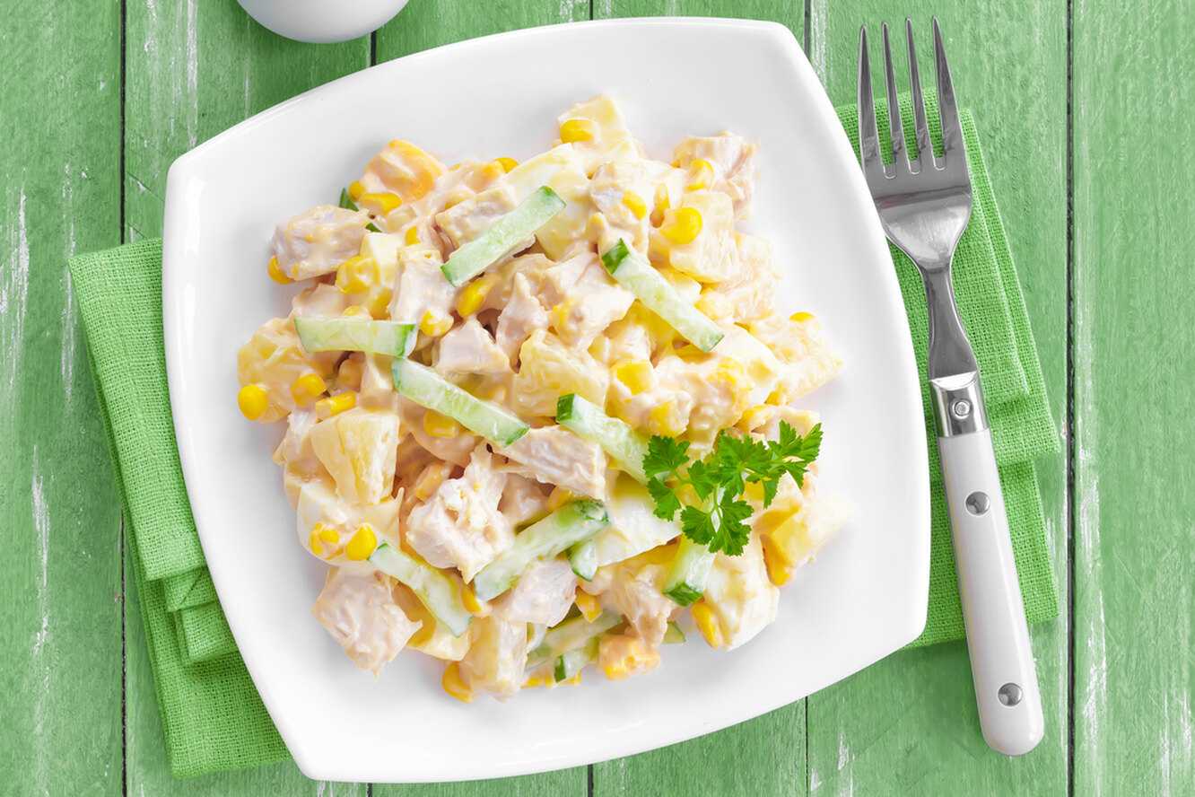 Салат с ананасами и курицей - 55 рецептов - 1000.menu